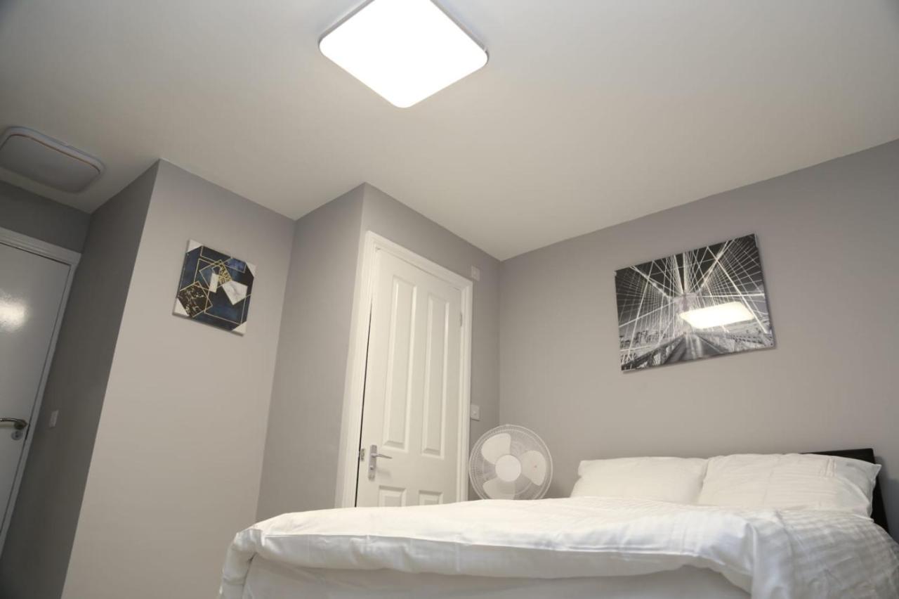 A A Guest Rooms Woolwich London Bagian luar foto