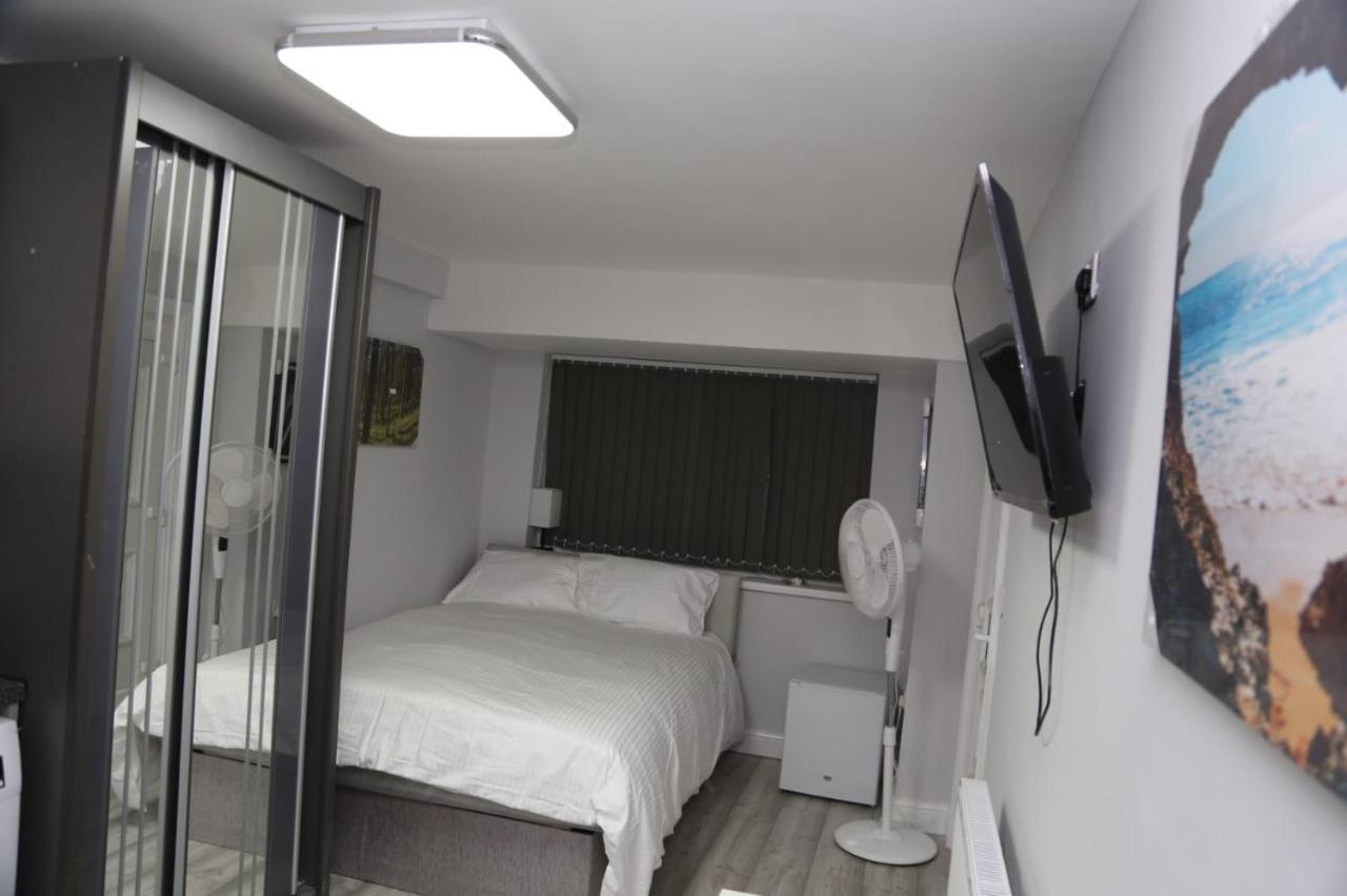 A A Guest Rooms Woolwich London Bagian luar foto